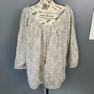 Plus Size St.John’s Bay textured paisley patterned  button up lightweight blouse